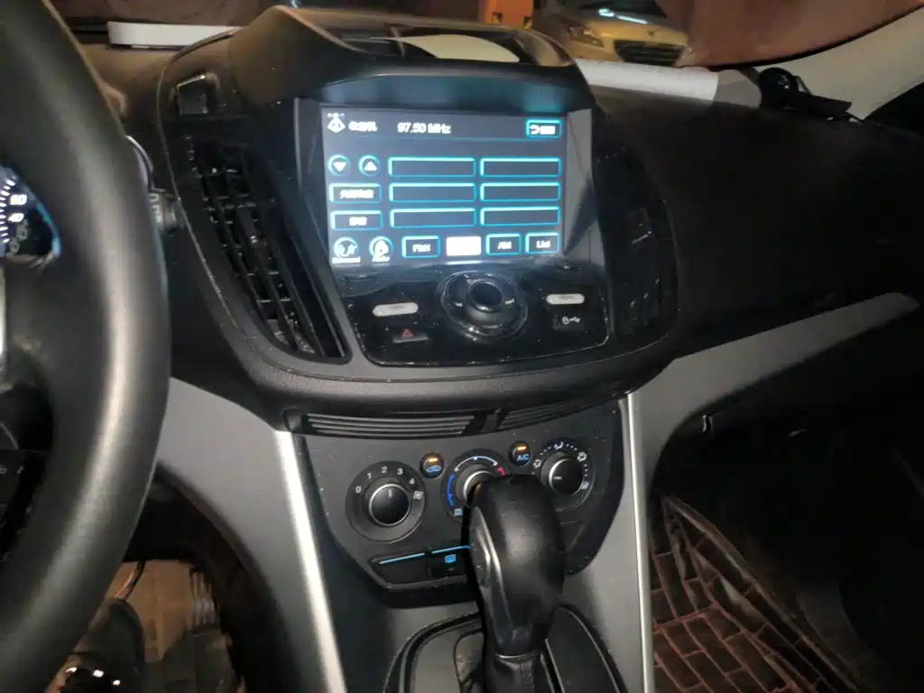 Ford Kuga — миниатюра 10