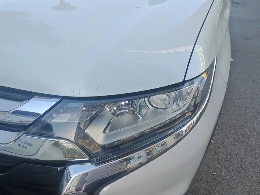 Mitsubishi Outlander — миниатюра 5
