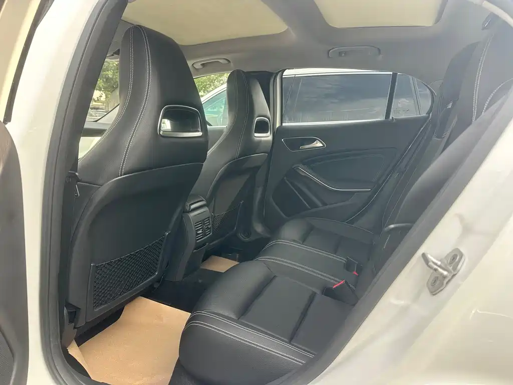 Mercedes-Benz GLA — миниатюра 10