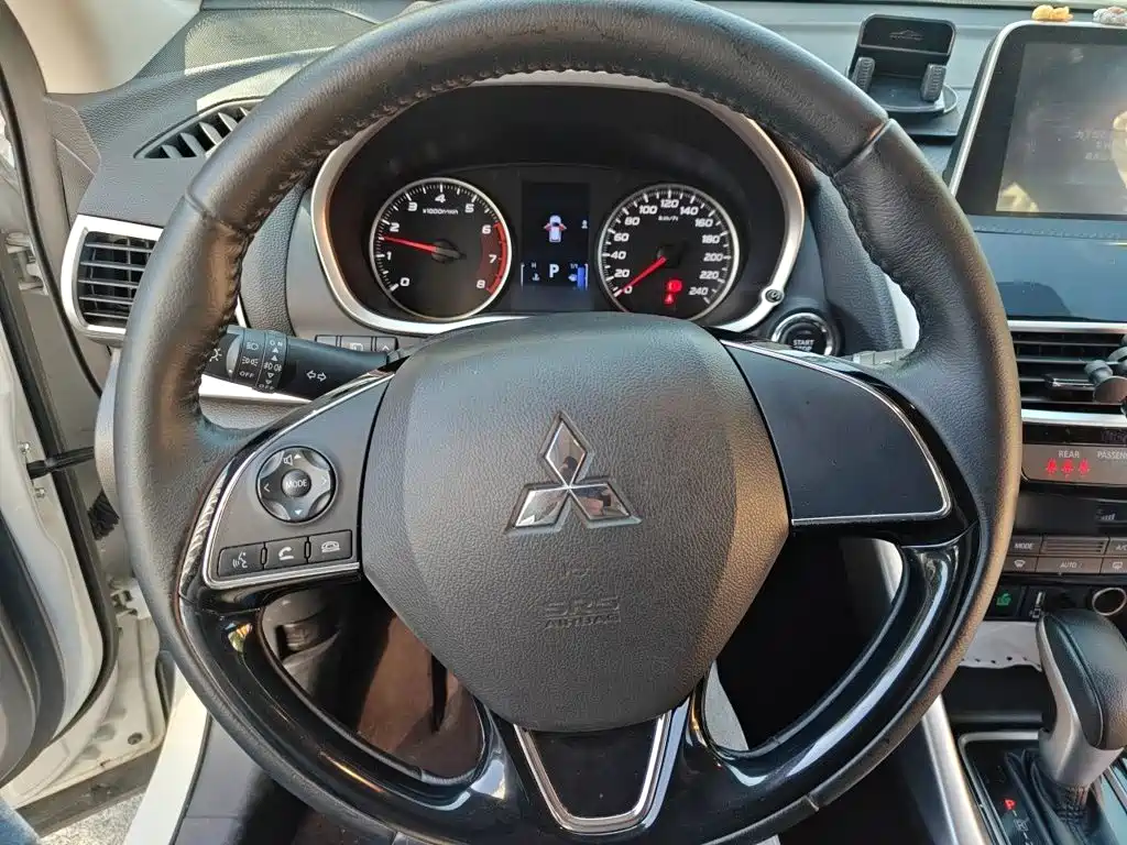 Mitsubishi Eclipse Cross — миниатюра 7