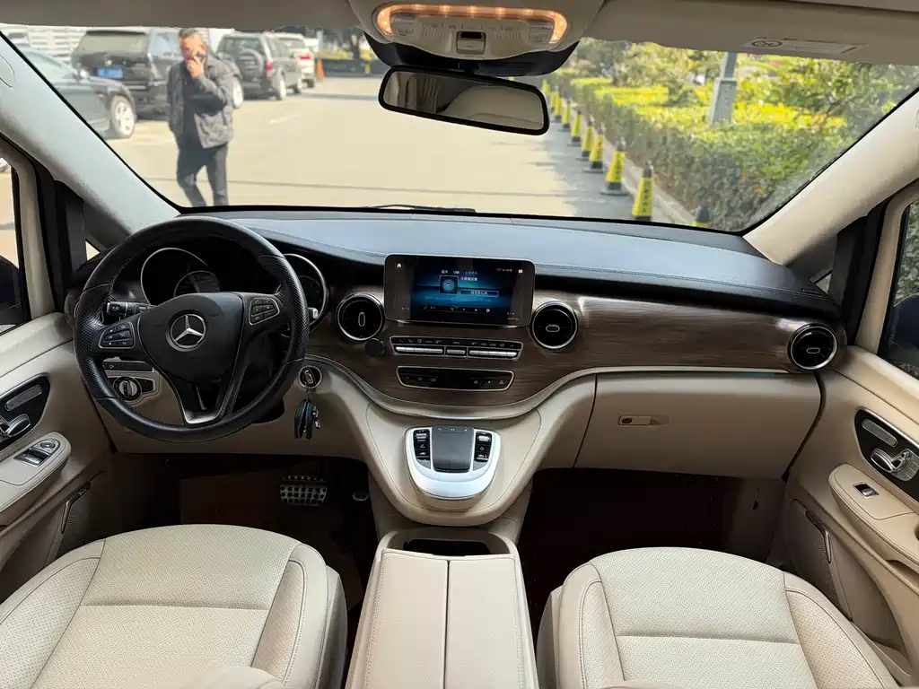 MERCEDES-BENZ V CLASS