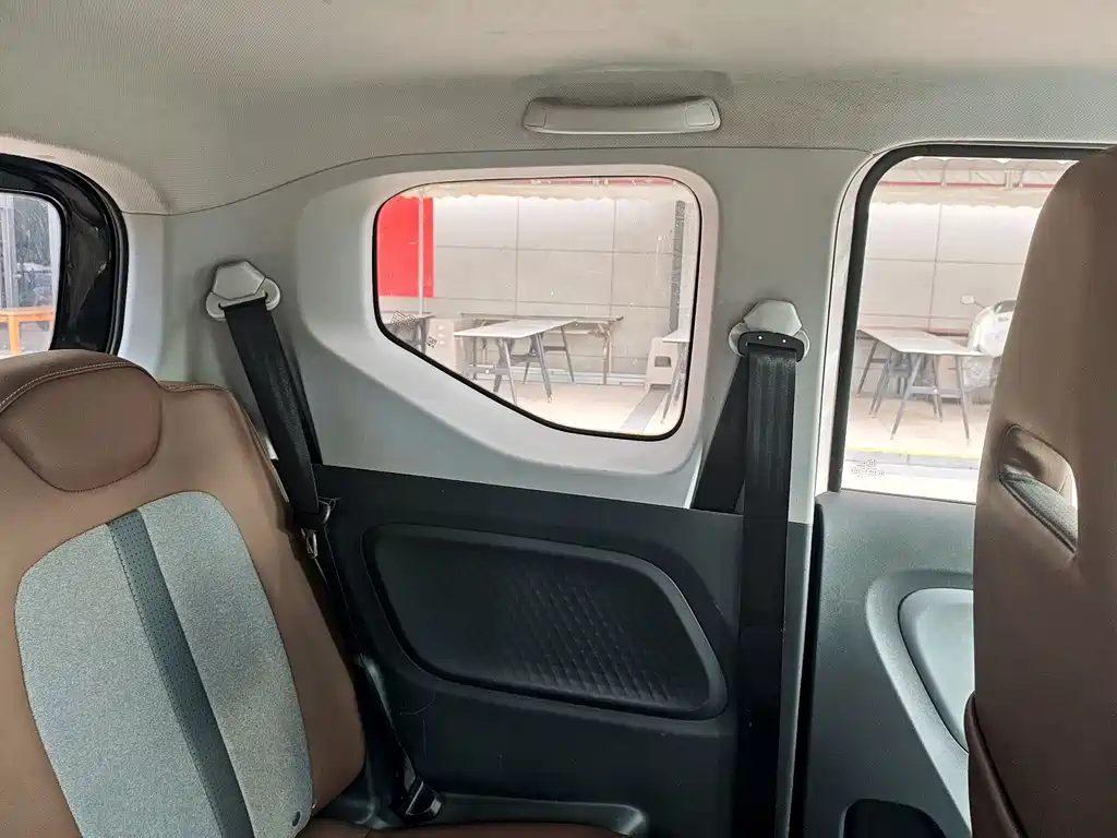 Wuling MINIEV — миниатюра 15