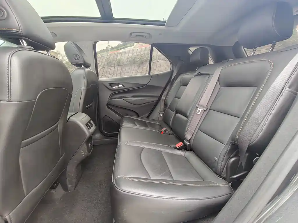Chevrolet Equinox — миниатюра 12