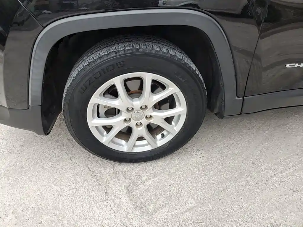 Jeep Cherokee — миниатюра 23