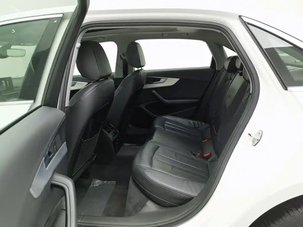 Audi A4L — миниатюра 15
