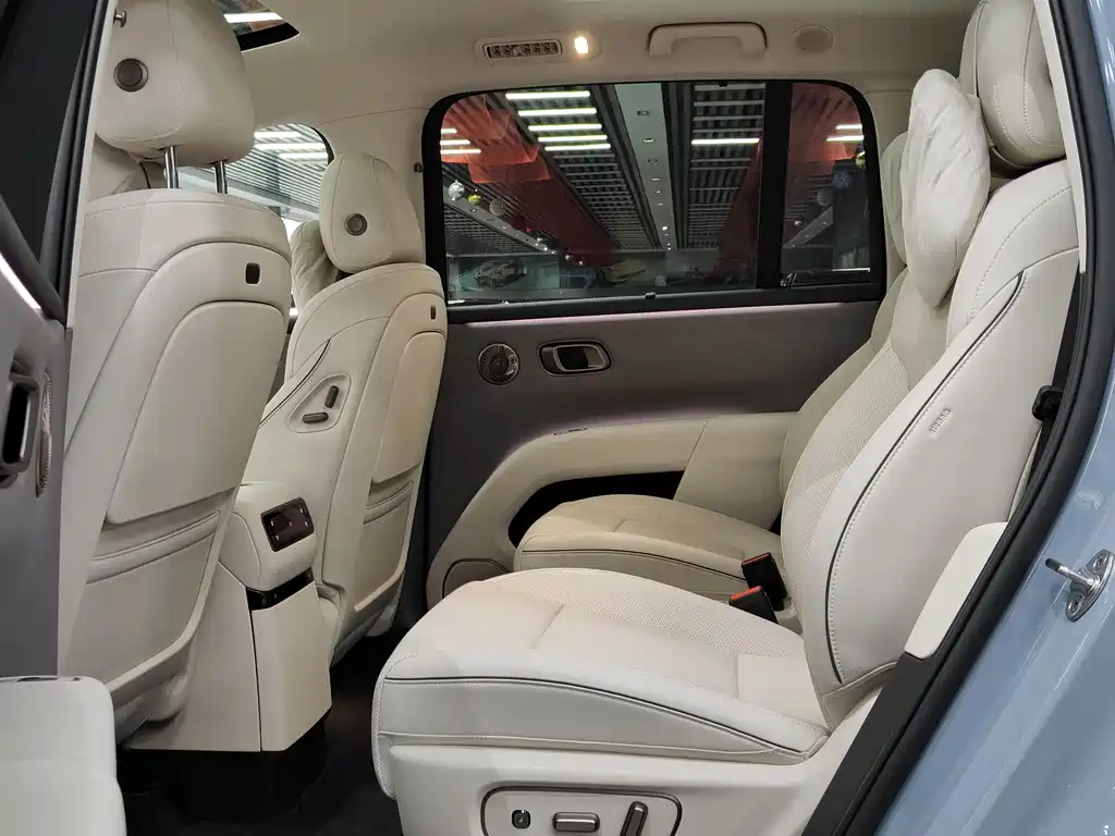 Li Auto i8 2025 Standard