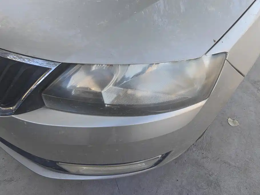Skoda Rapid — миниатюра 5