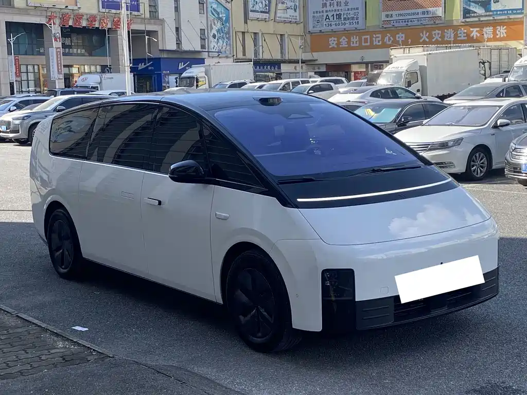 Li Auto Li MEGA — миниатюра 2
