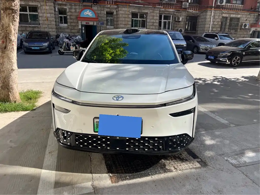 Toyota bZ3X — миниатюра 2