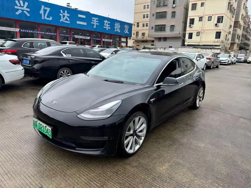 Tesla Model 3 — миниатюра 2