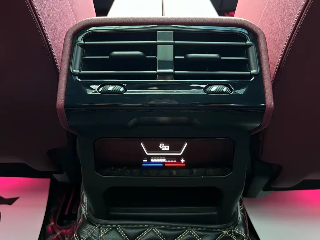 BMW 5 Series — миниатюра 13