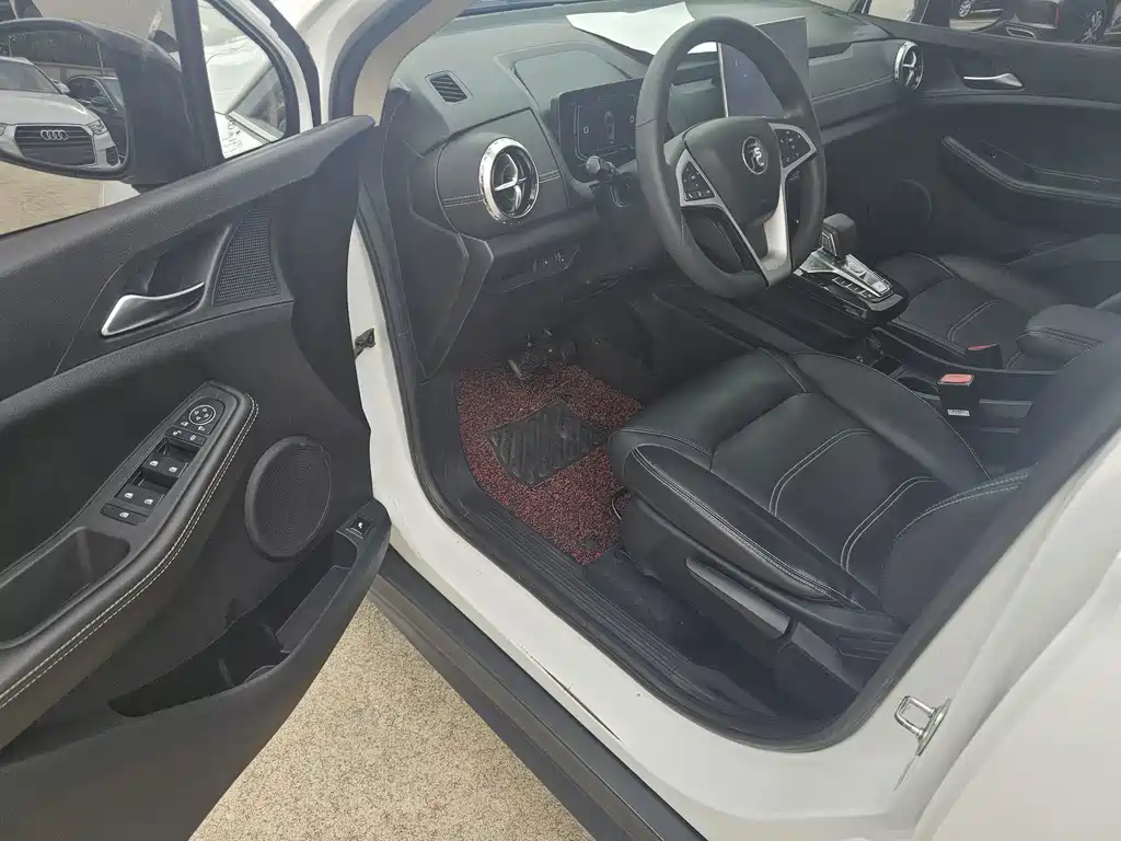BYD Yuan EV — миниатюра 4