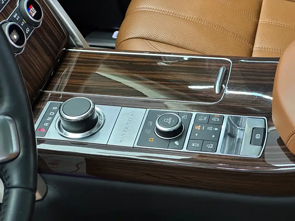 Land Rover Range Rover — миниатюра 12