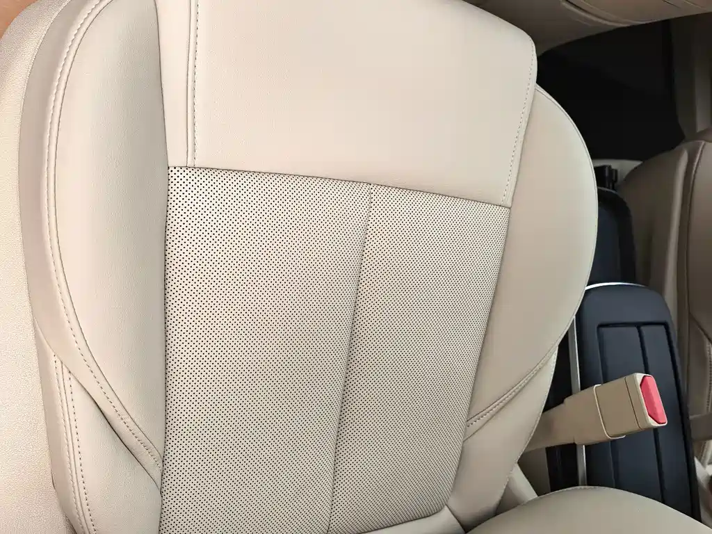 Buick GL8 Hybrid — миниатюра 9