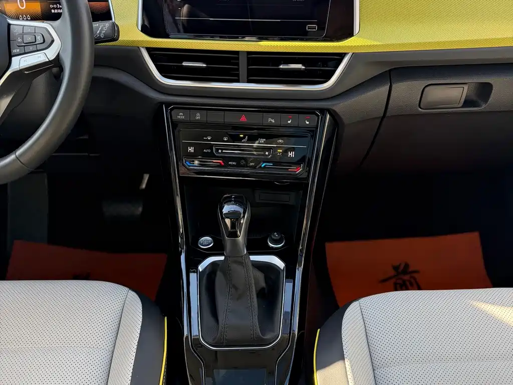 Volkswagen T-Roc — миниатюра 11