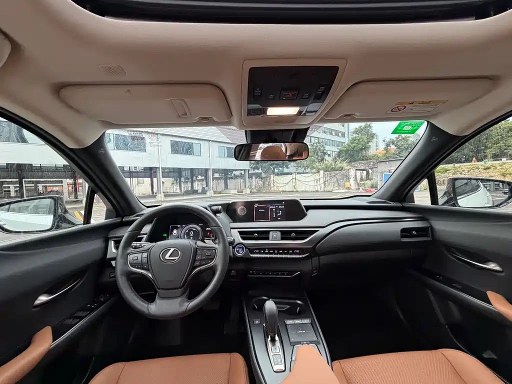 Lexus UX New Energy — миниатюра 6