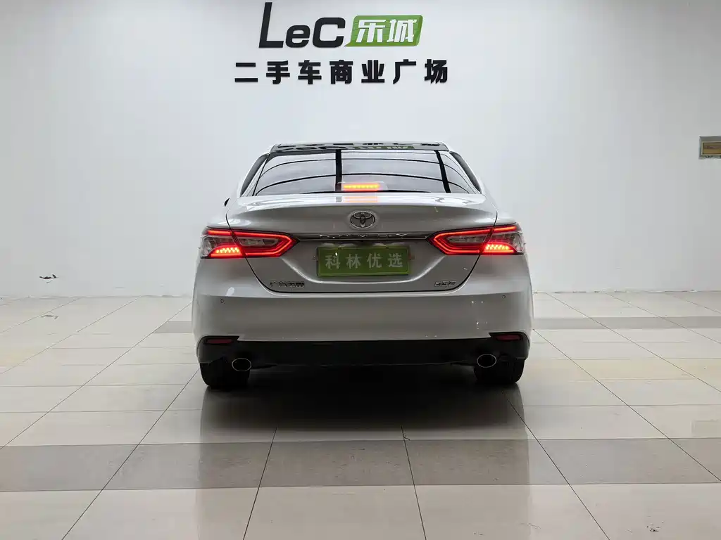 Toyota Camry — миниатюра 3
