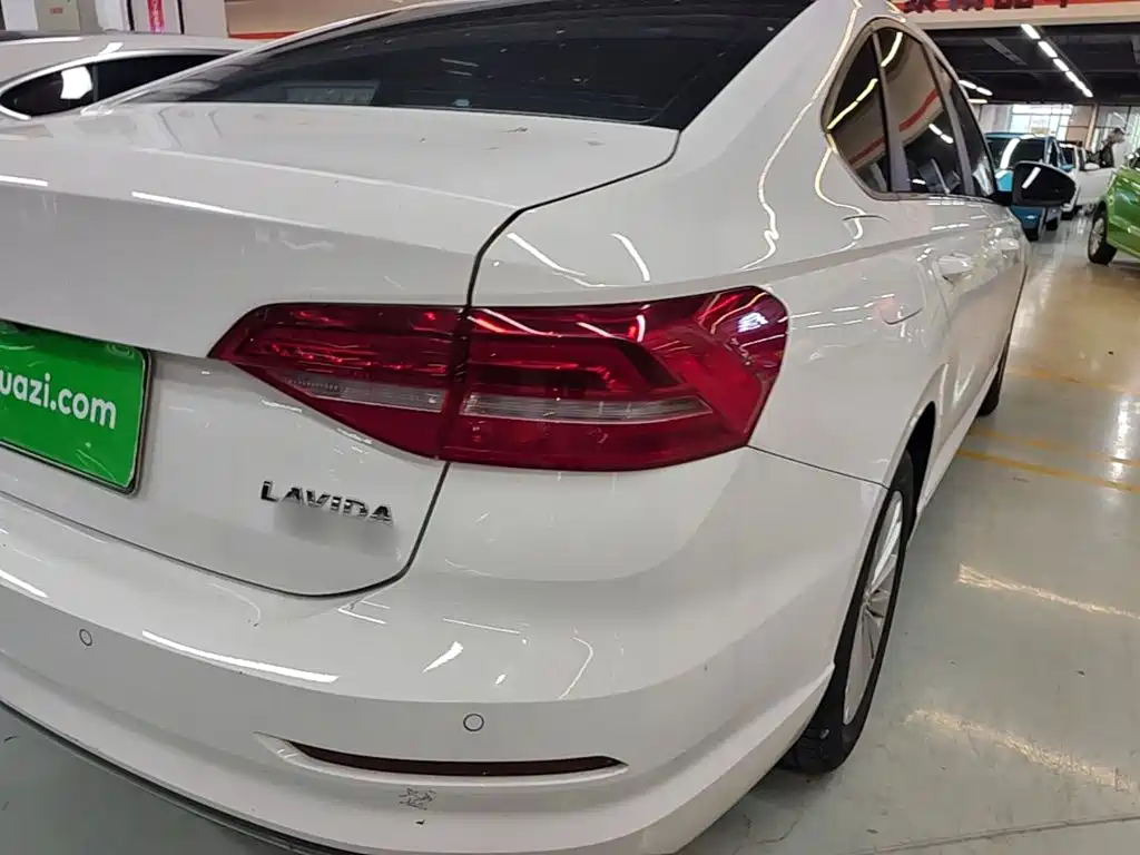 Volkswagen Lavida — миниатюра 8