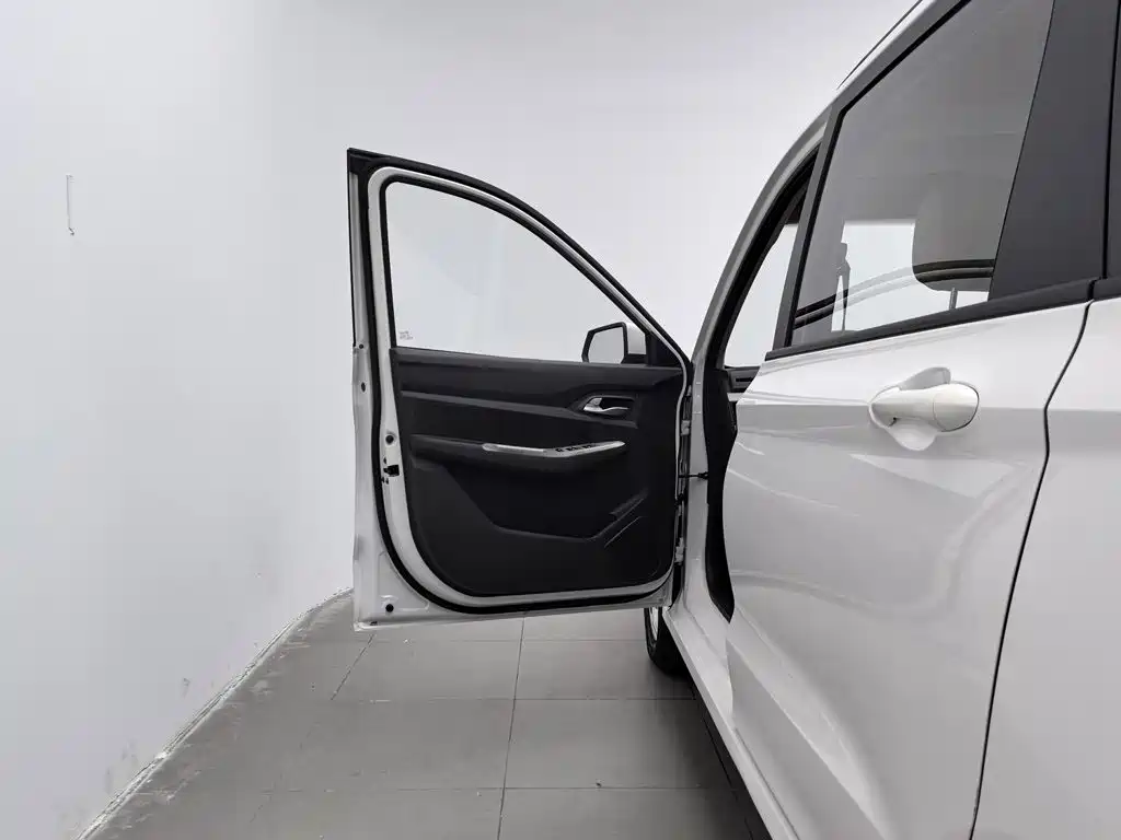 Wuling Hongguang — миниатюра 8