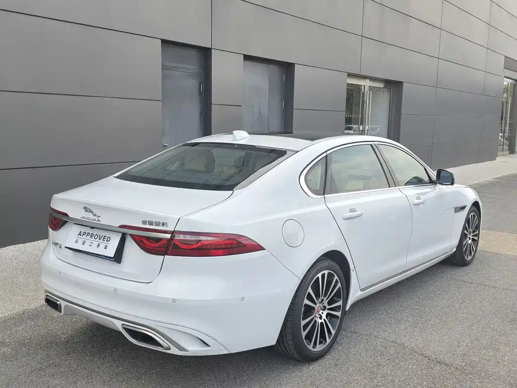 Jaguar XFL 2024 2.0T P250 Premium Luxury