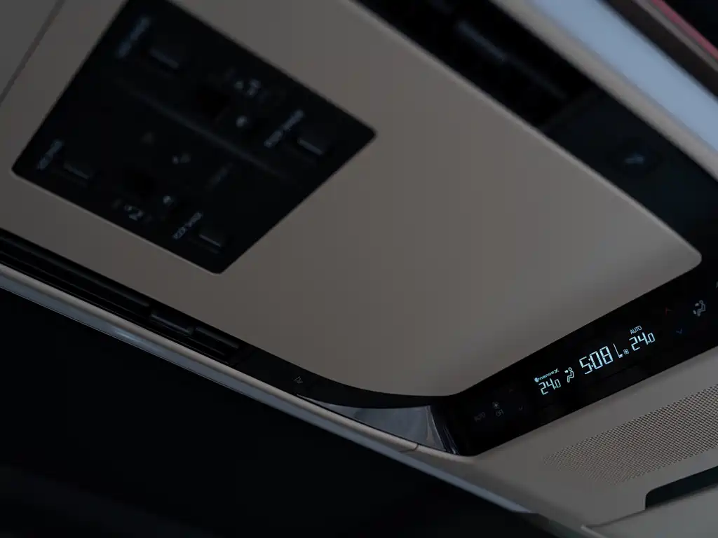 Toyota Alphard — миниатюра 15