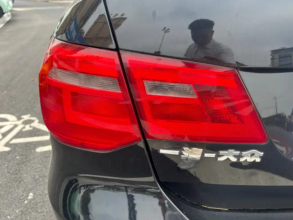 Volkswagen Jetta — миниатюра 14