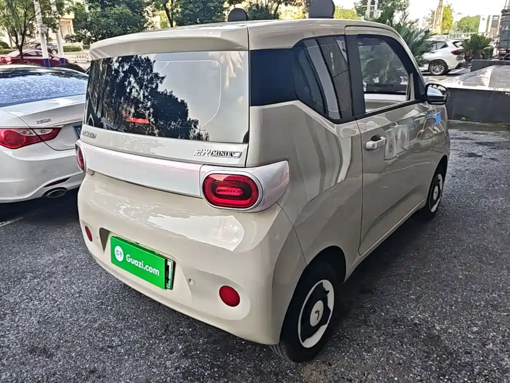 Wuling MINIEV — миниатюра 7
