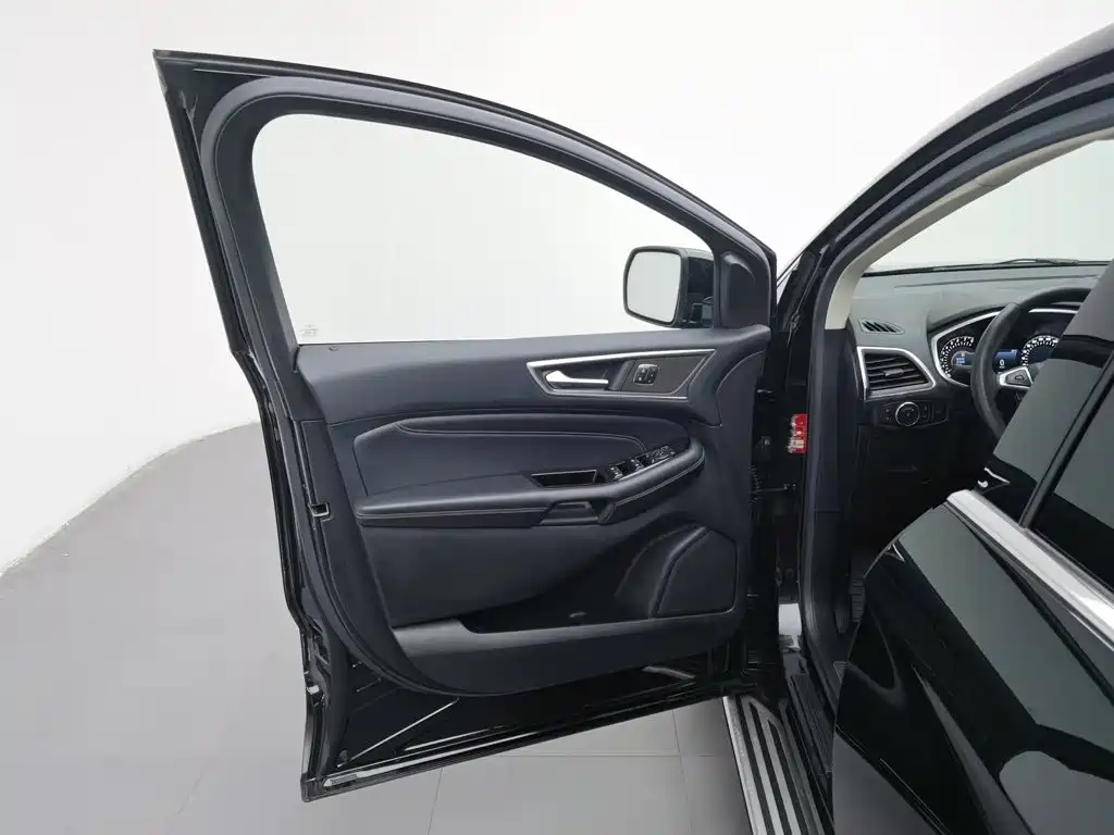 Ford Edge — миниатюра 8
