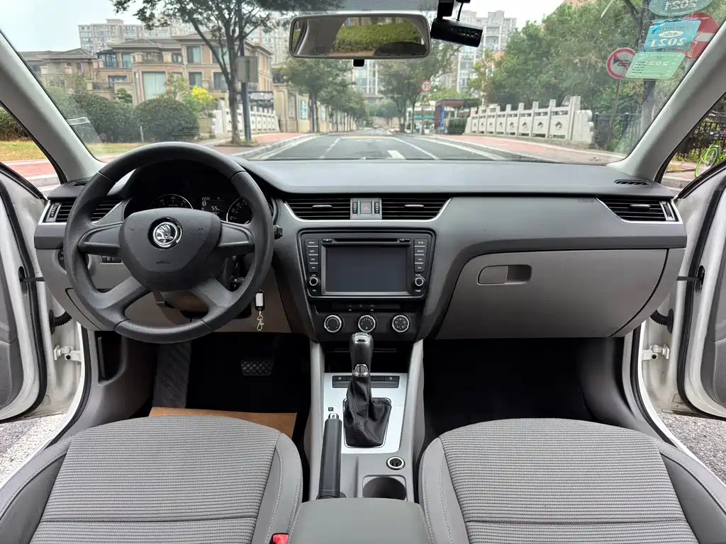 Skoda Octavia — миниатюра 12