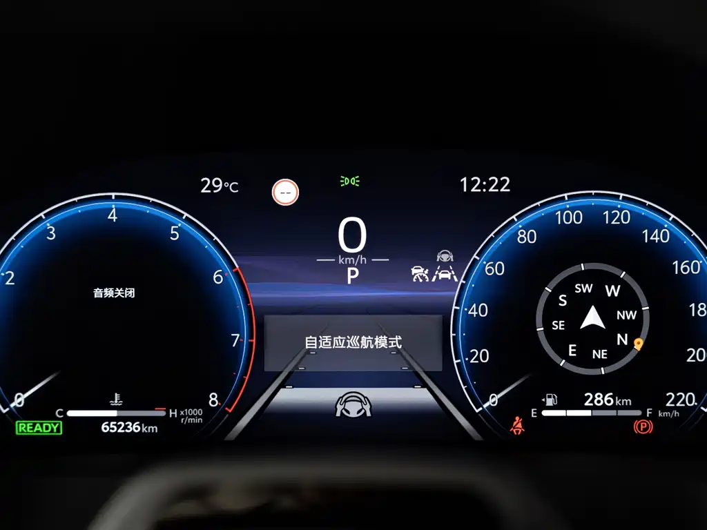 Toyota Alphard — миниатюра 5