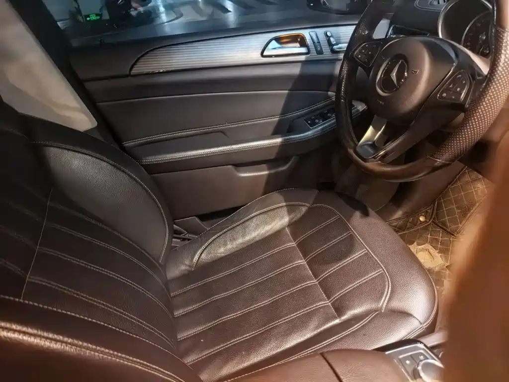 Mercedes-Benz GLE (Import) — миниатюра 6