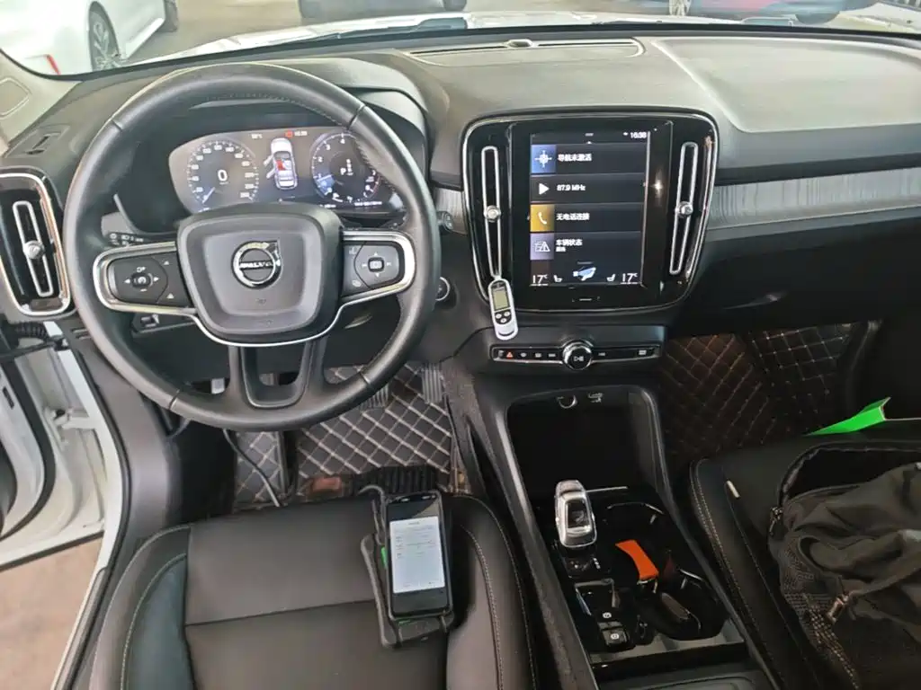 Volvo XC40 — миниатюра 10