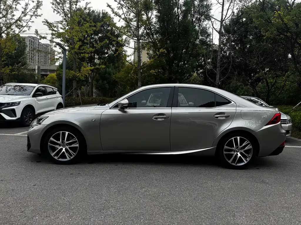 Lexus IS — миниатюра 19