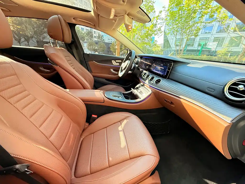 Mercedes-Benz E-Class — миниатюра 9