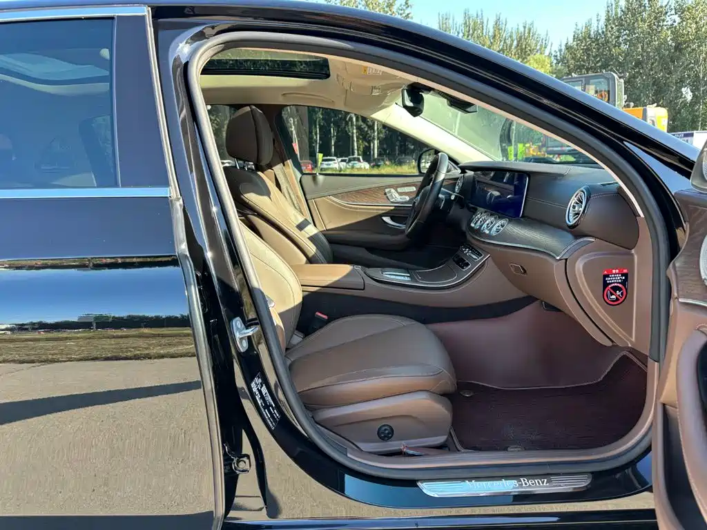 Mercedes-Benz E-Class — миниатюра 15