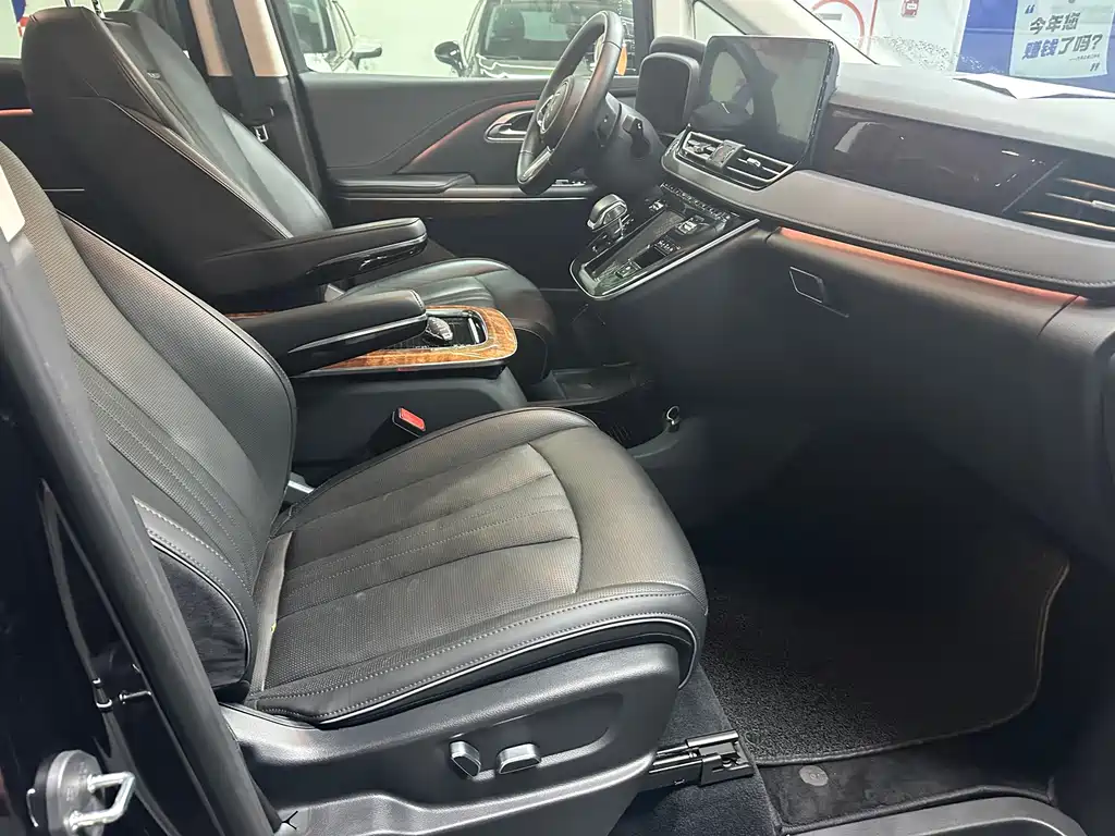 Hongqi Hongqi HQ9 PHEV — миниатюра 12