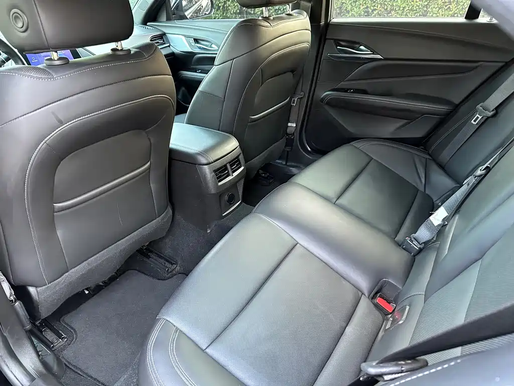 Cadillac CT4 — миниатюра 10