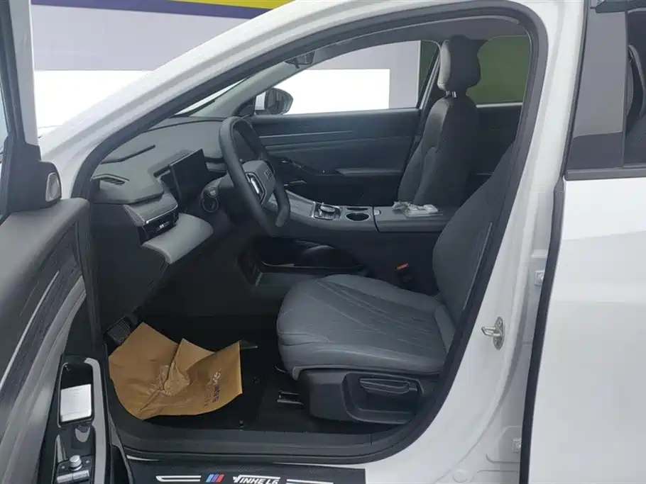 Geely Galaxy Galaxy L6 L6 2025 EM-i 140km