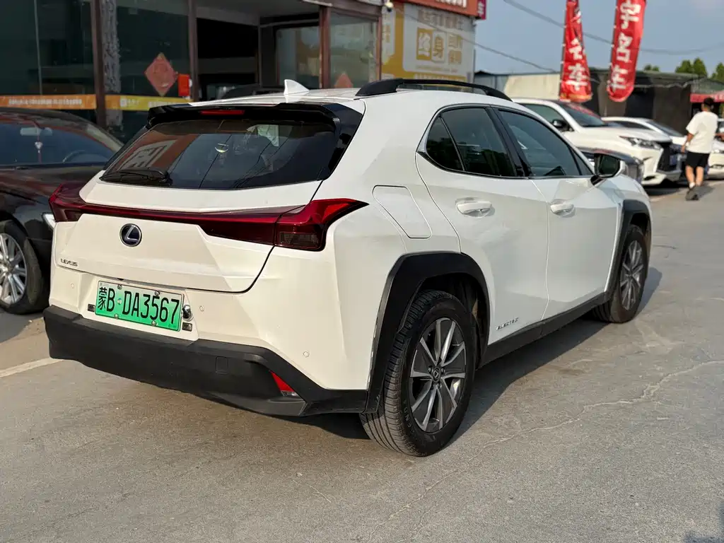 Lexus UX New Energy — миниатюра 7