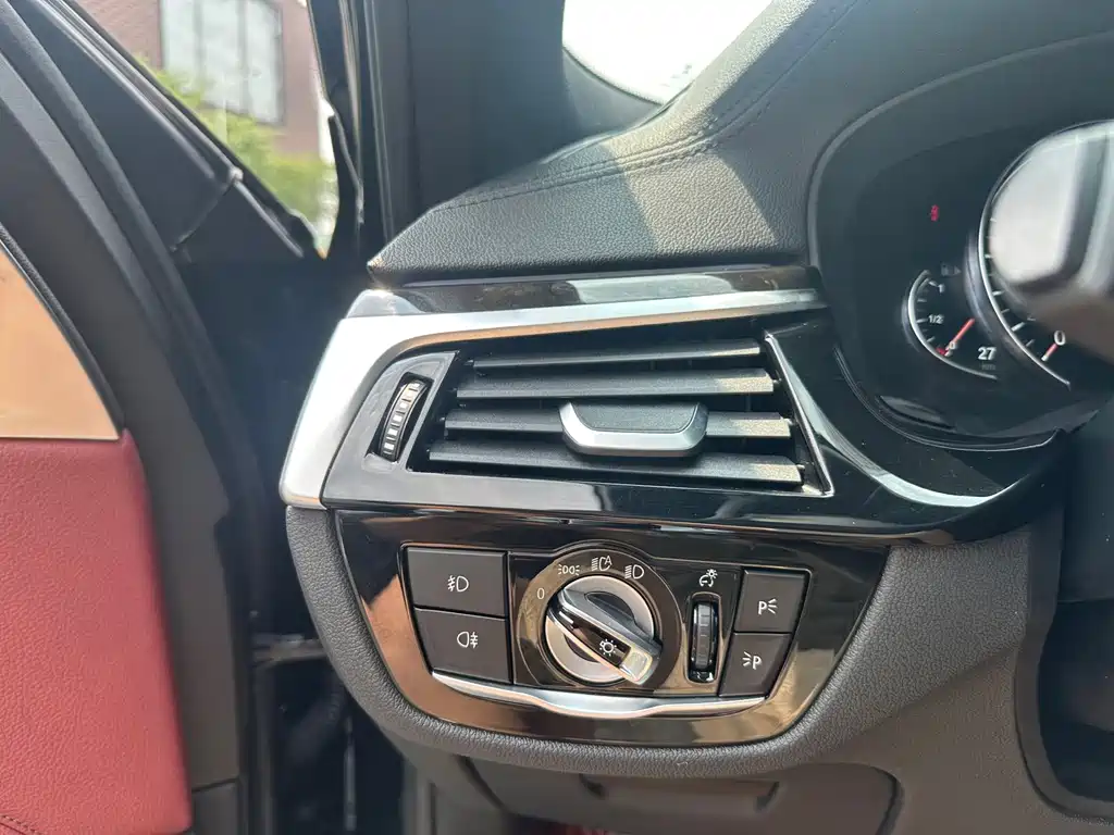BMW 5 Series — миниатюра 14