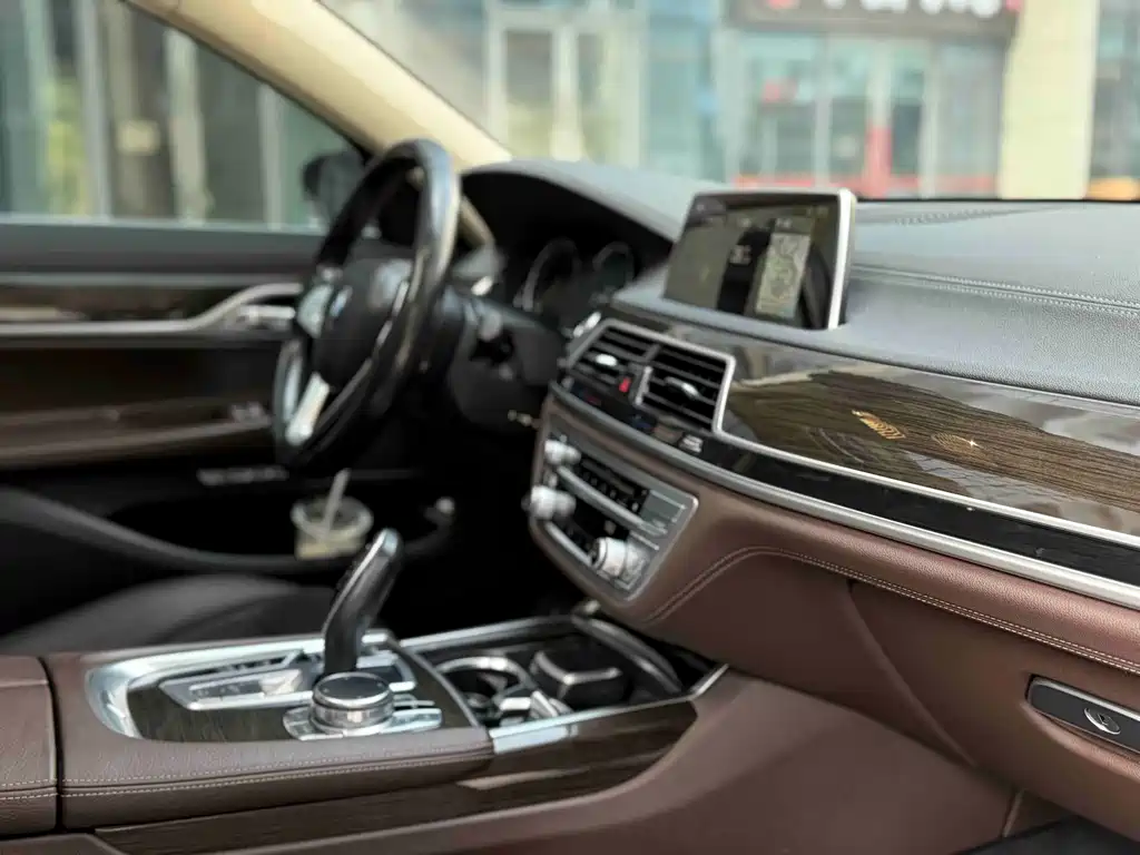 BMW 7 Series 7 2017 730Li Lead