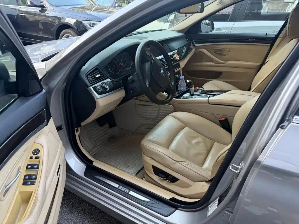 BMW 5 Series — миниатюра 3