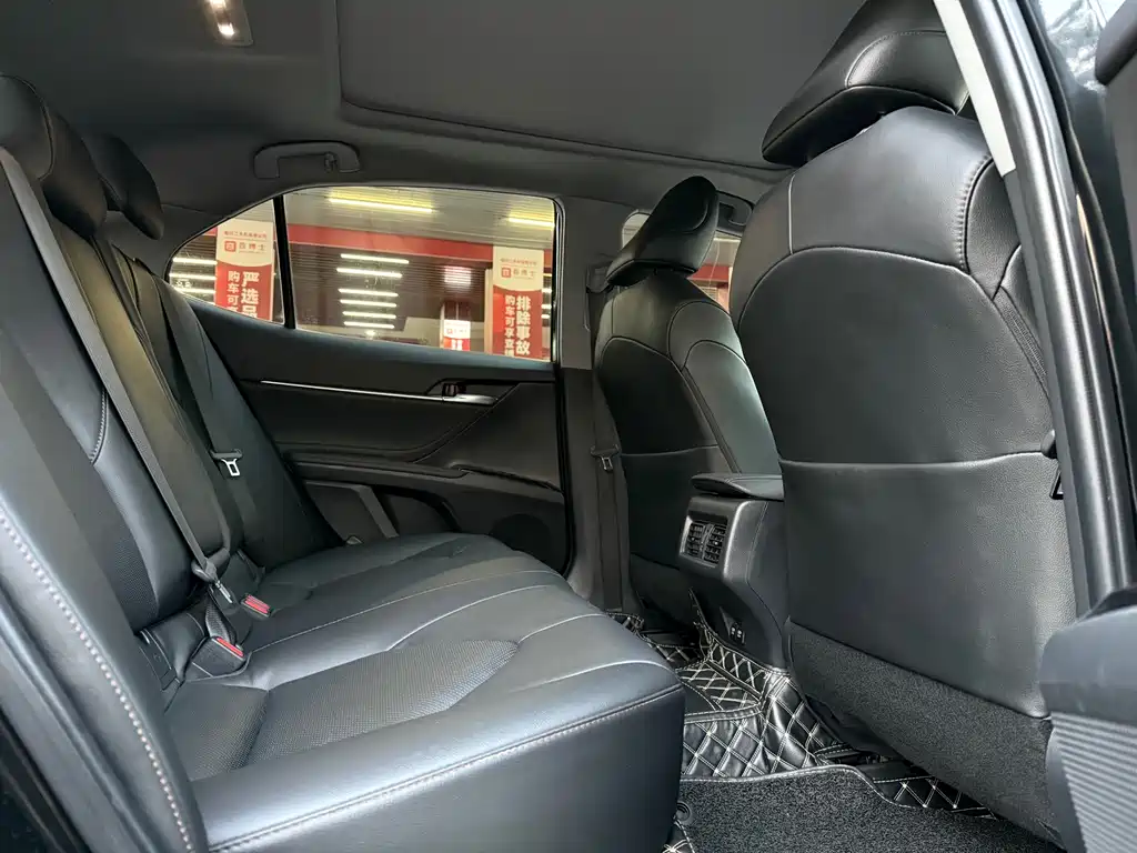 Toyota Camry 2019 2.5G Luxury V