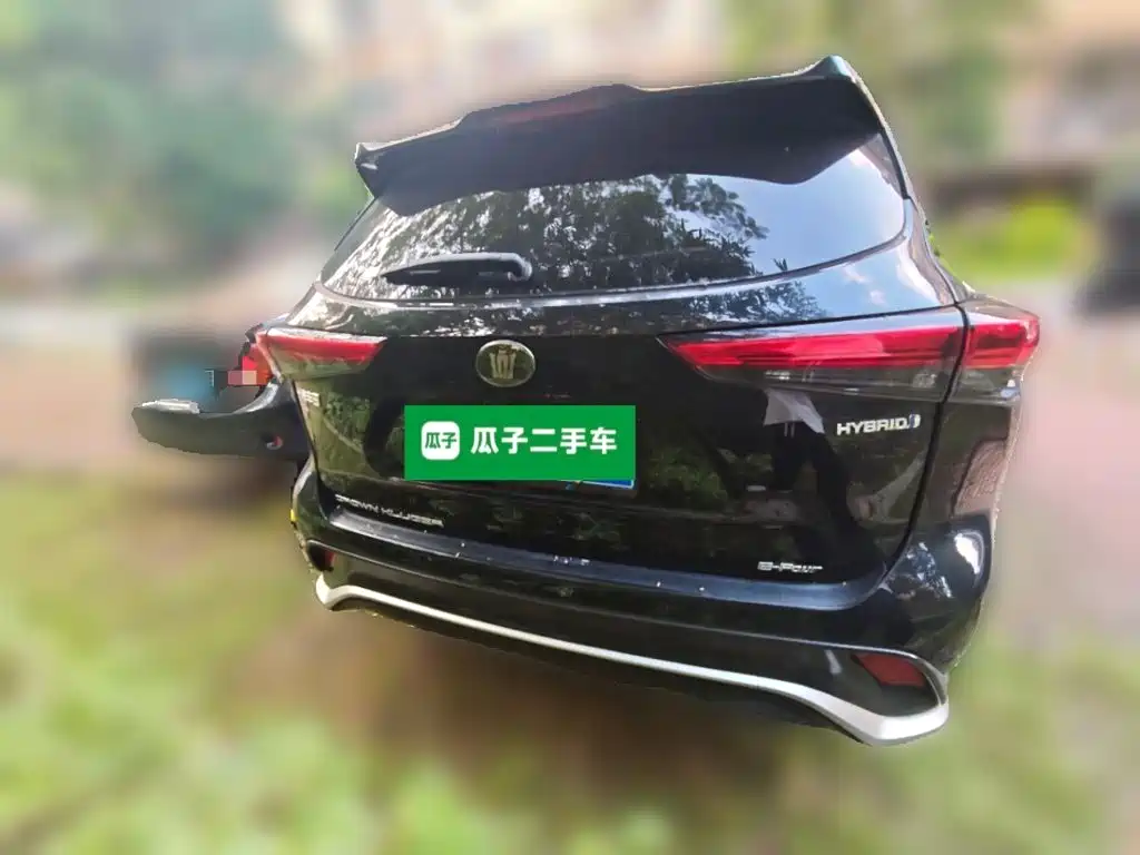 Toyota Crown Kluger — миниатюра 3