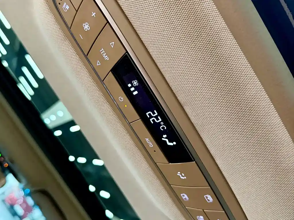 Buick GL8 — миниатюра 9