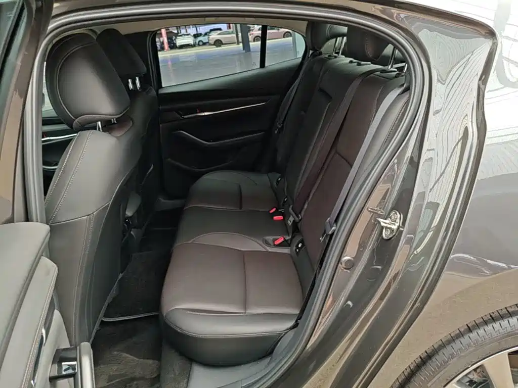 Mazda 3 Axela — миниатюра 17