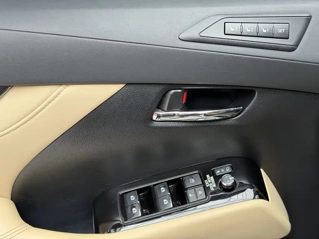 Toyota Vellfire 2019 2.5L HV Luxury