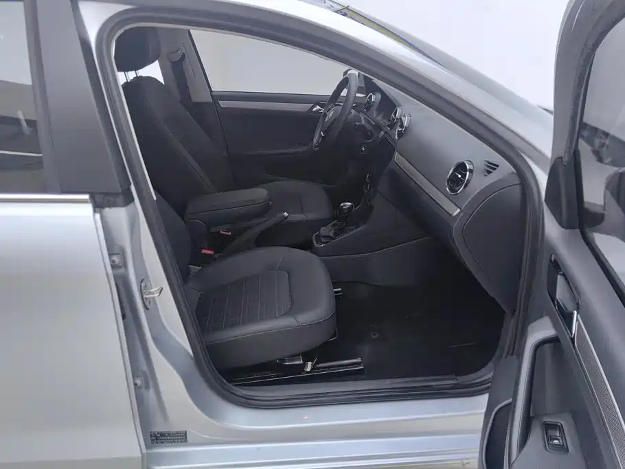Volkswagen Jetta — миниатюра 8