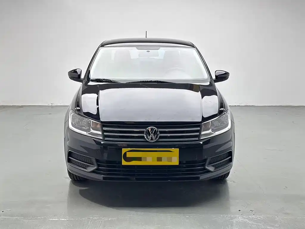 Volkswagen Santana — миниатюра 2