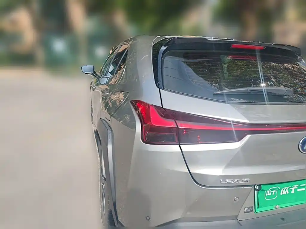 Lexus UX New Energy — миниатюра 4